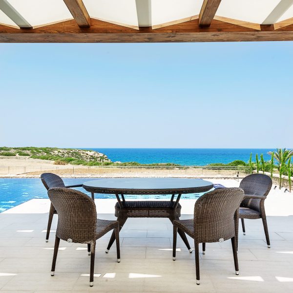 HORSESHOE BAY THREEBED VILLA EXT 10