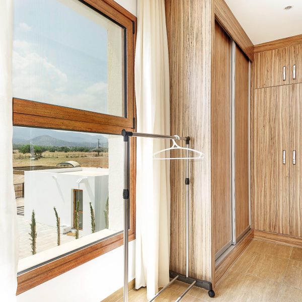 HORSESHOE BAY THREEBED VILLA INT 9